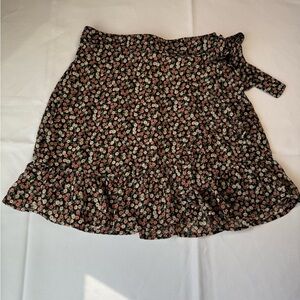 Hollister Cream and Brown Mini Wrap Skirt